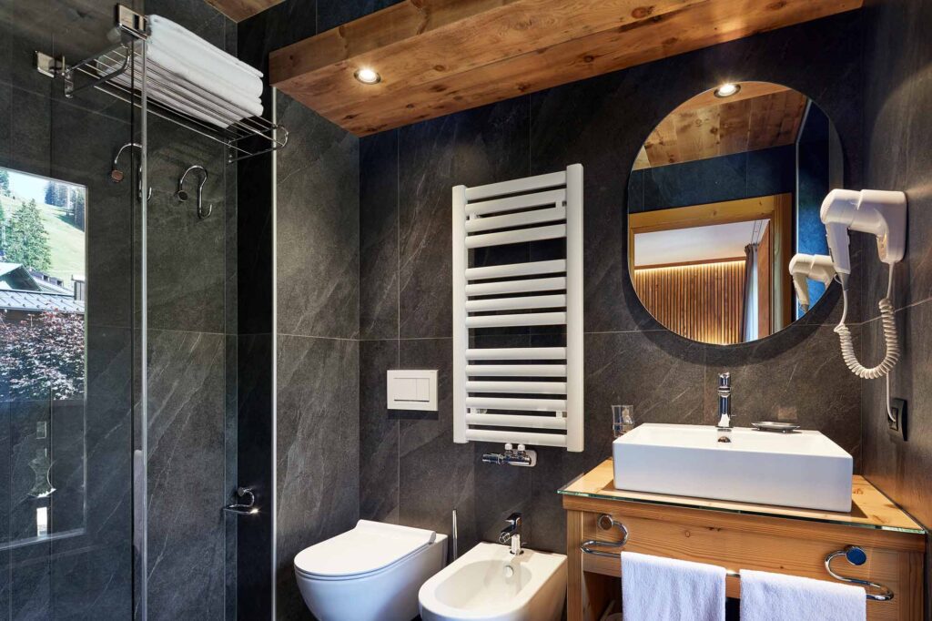 0061 Garni dello Sportivo Camera matrimoniale con balcone bagno